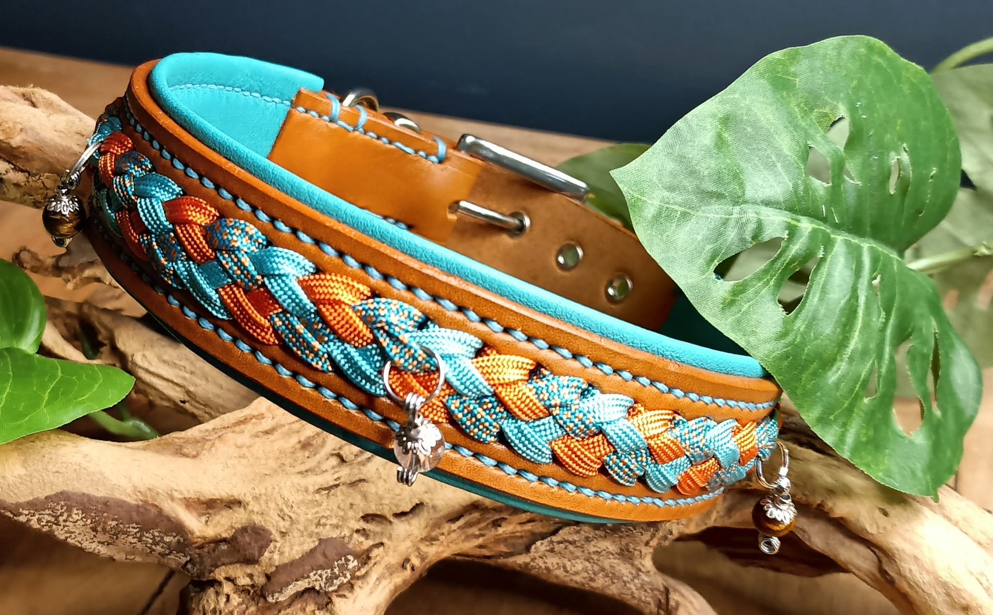 Mighty halsband met edelstenen